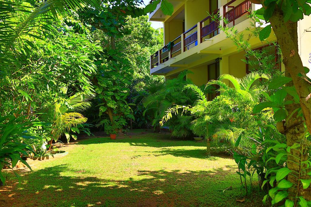 Hotel Finlanka Hikkaduwa Exterior photo